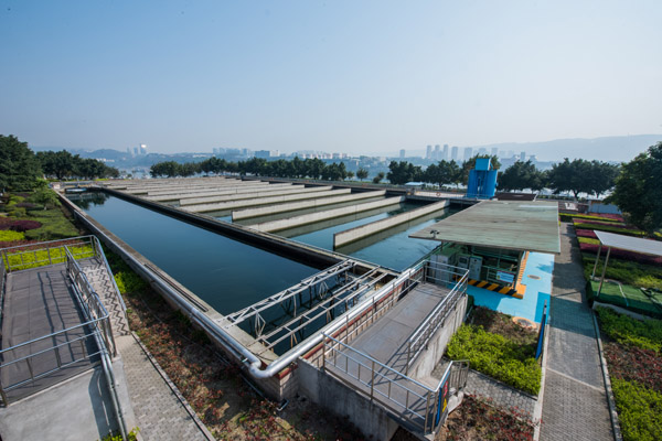 重庆市青年文明号开放周第一站 在重庆水务集团鸡冠石污水处理厂顺利