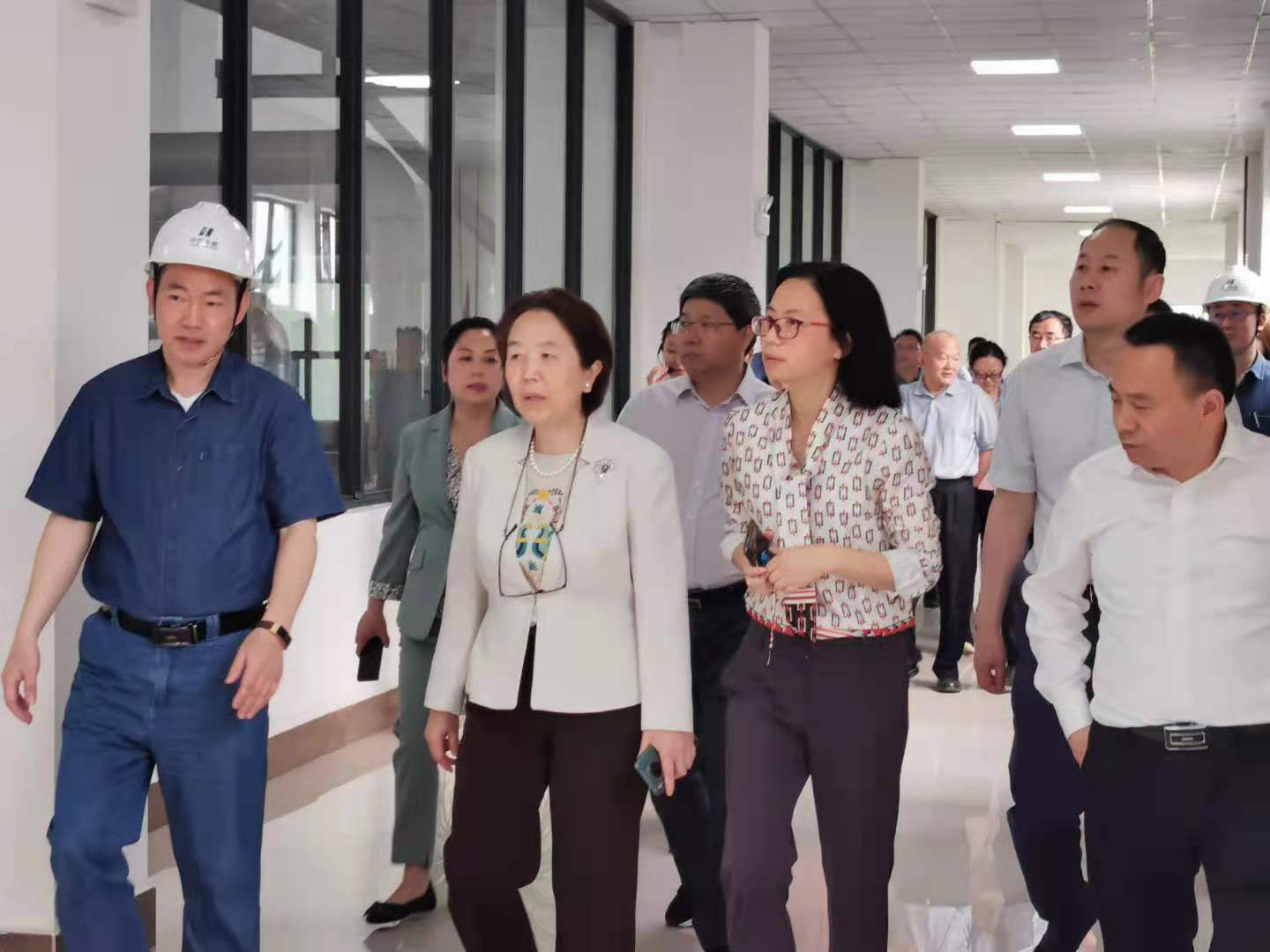 市人大常委会副主任陈元春率队赴珞璜污泥处置中心开展固体废物污染防治执法检查