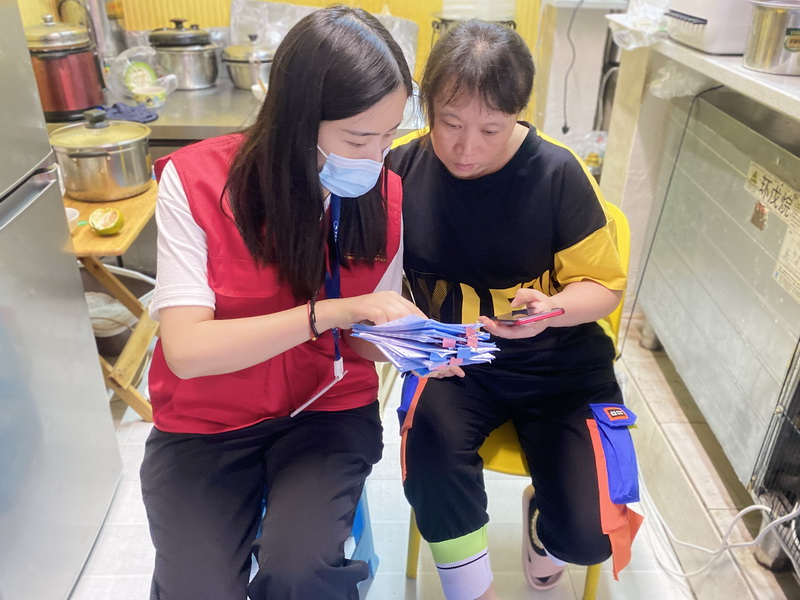 重庆水务党员志愿者积极开展公益暖心活动